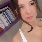 Laureanda magistrale in Italianistica impartisce lezioni a studenti e dipendenti aziendali